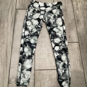 Athleta Black and White Floral Leggings  #6